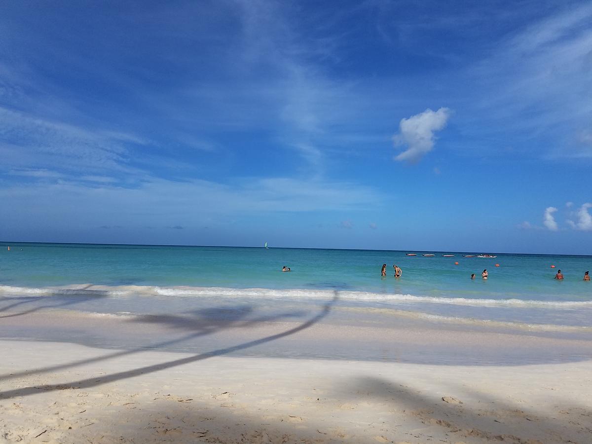 Homestay Shirley's Beach Place