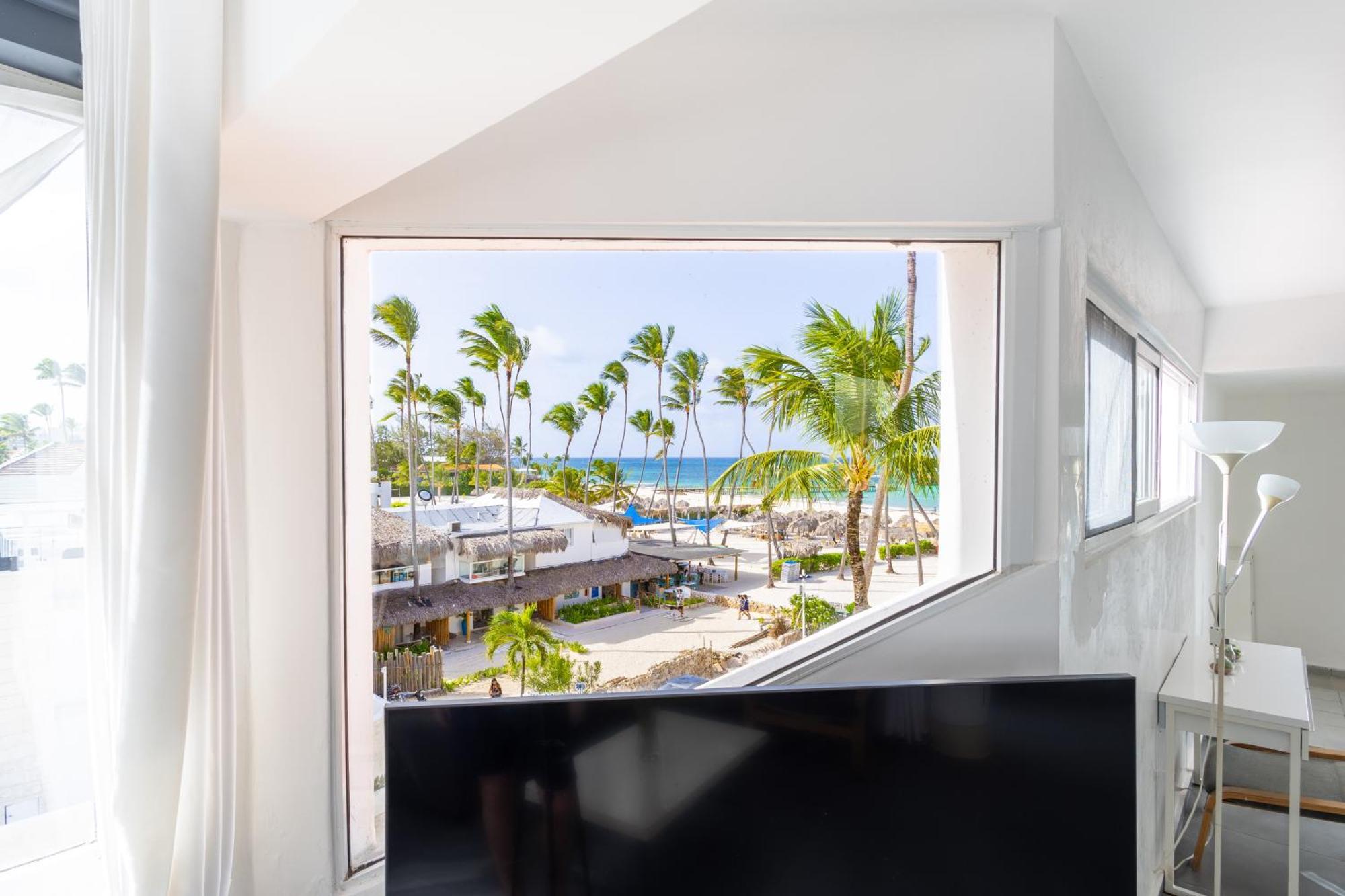 Amazing Penthouse In With Ocean View Apartment *