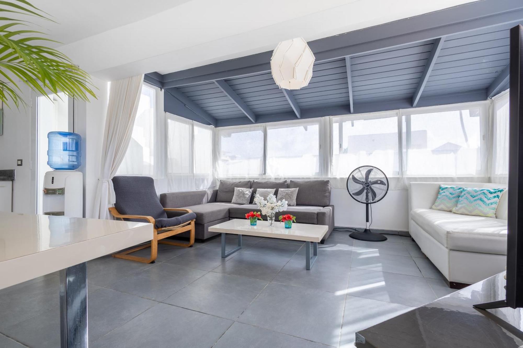 Amazing Penthouse In With Ocean View