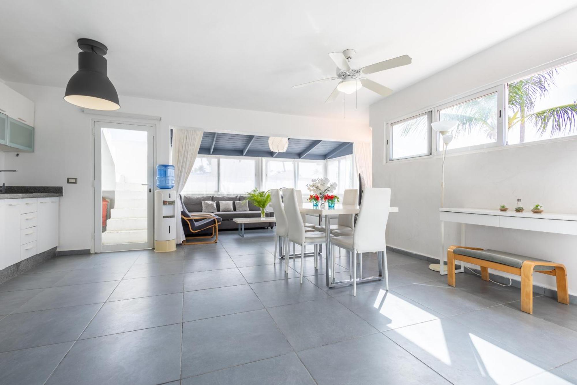 Amazing Penthouse In With Ocean View Apartment *