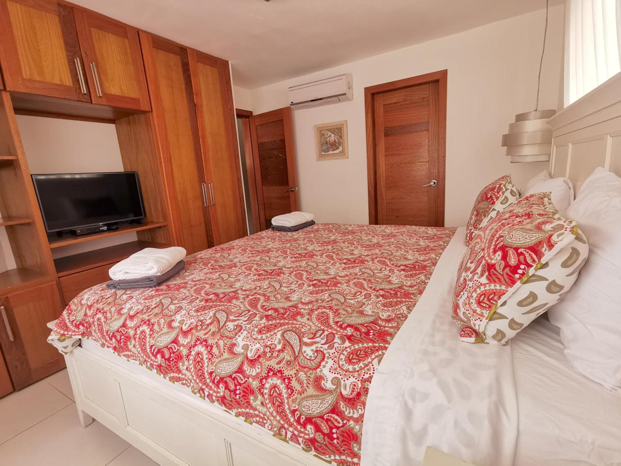 Caribbean Dream & Ocean View Playa Corales Aparthotel
