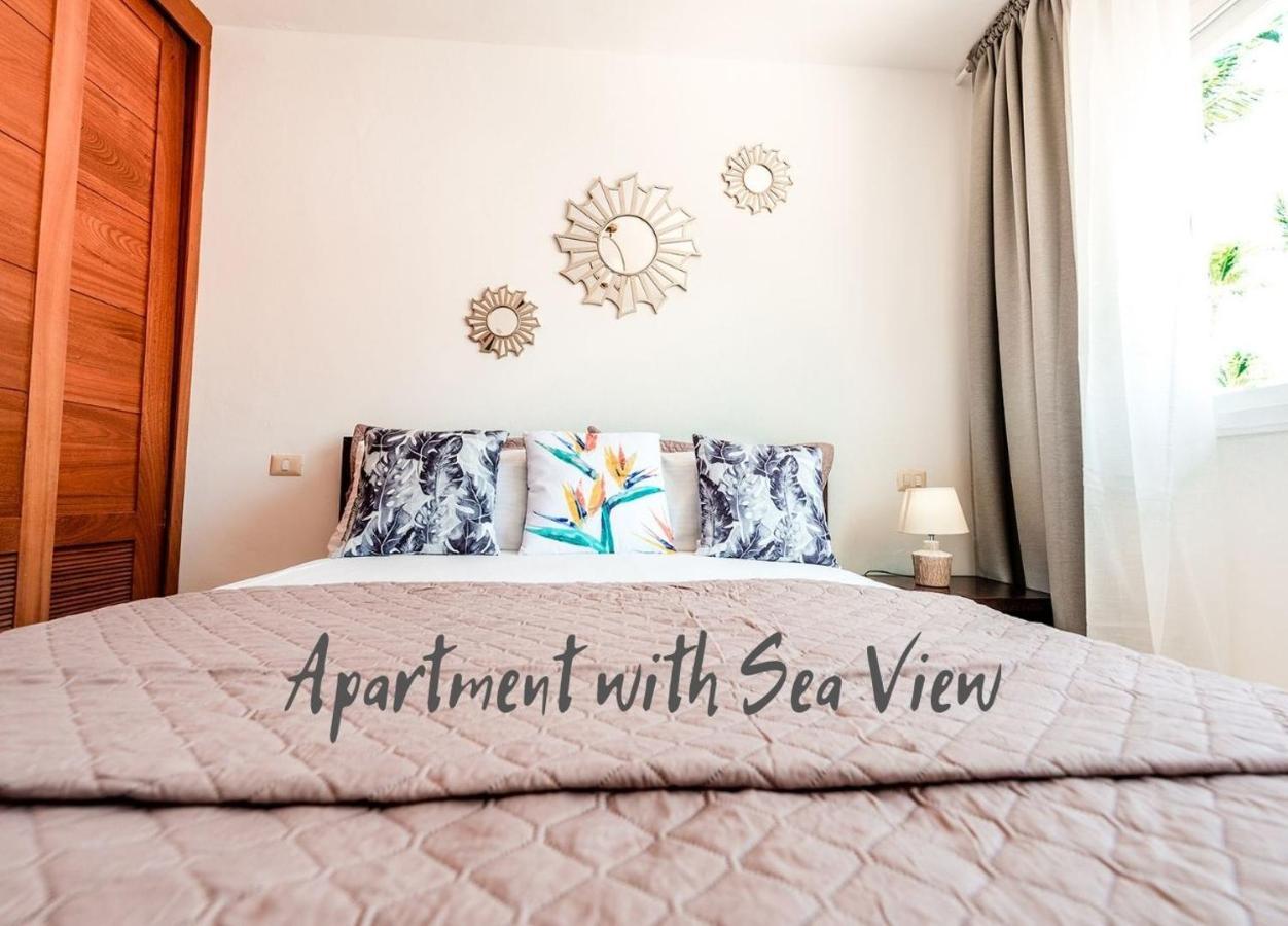 Beachfront - Everything 3*