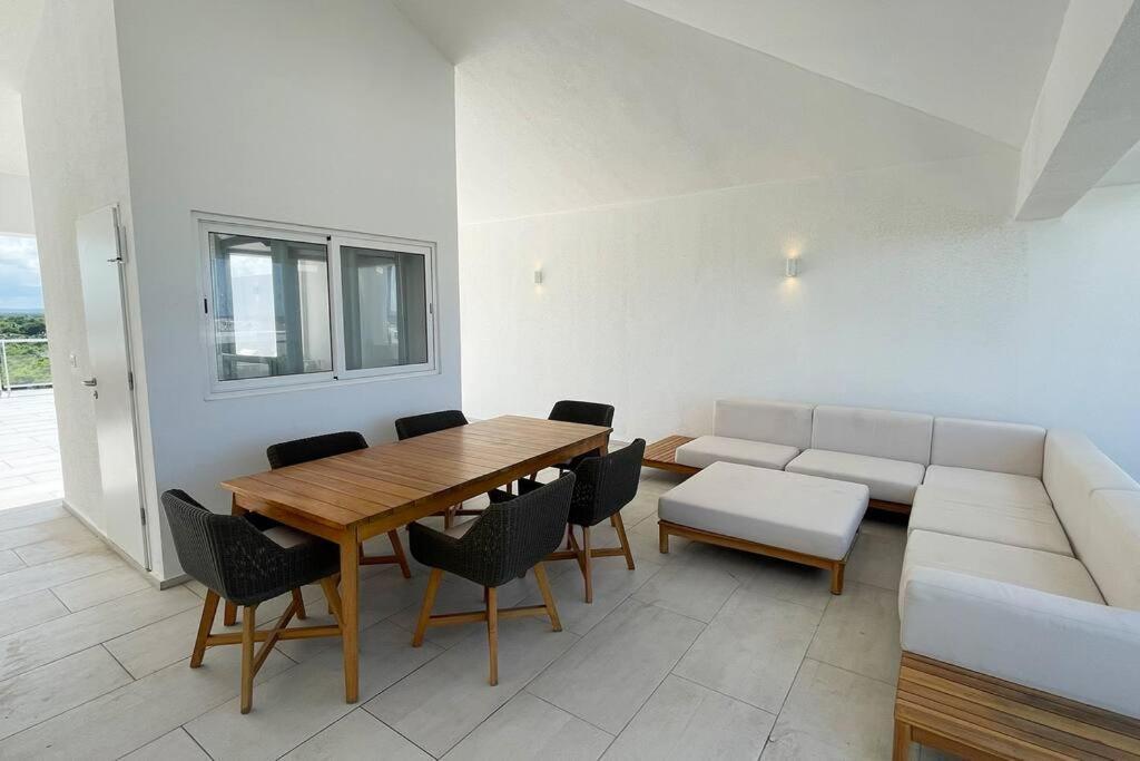 Beautiful Penthouse With Private Elevator In Hard Rock Golf Apartment