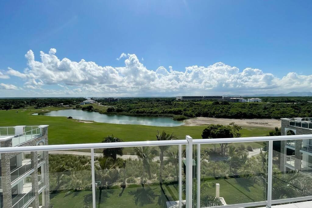 Beautiful Penthouse With Private Elevator In Hard Rock Golf Apartment