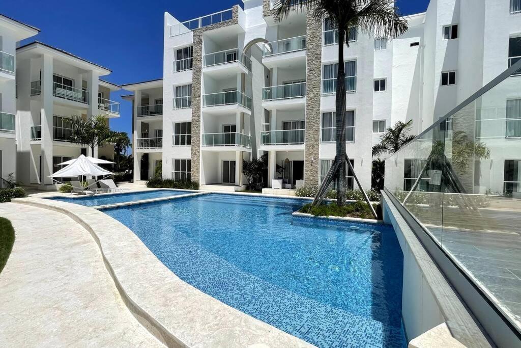 Beautiful Penthouse With Private Elevator In Hard Rock Golf Apartment *