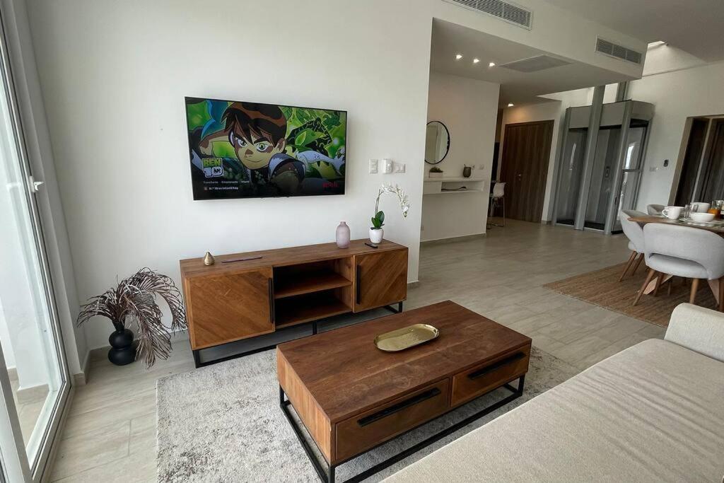 Beautiful Penthouse With Private Elevator In Hard Rock Golf Apartment